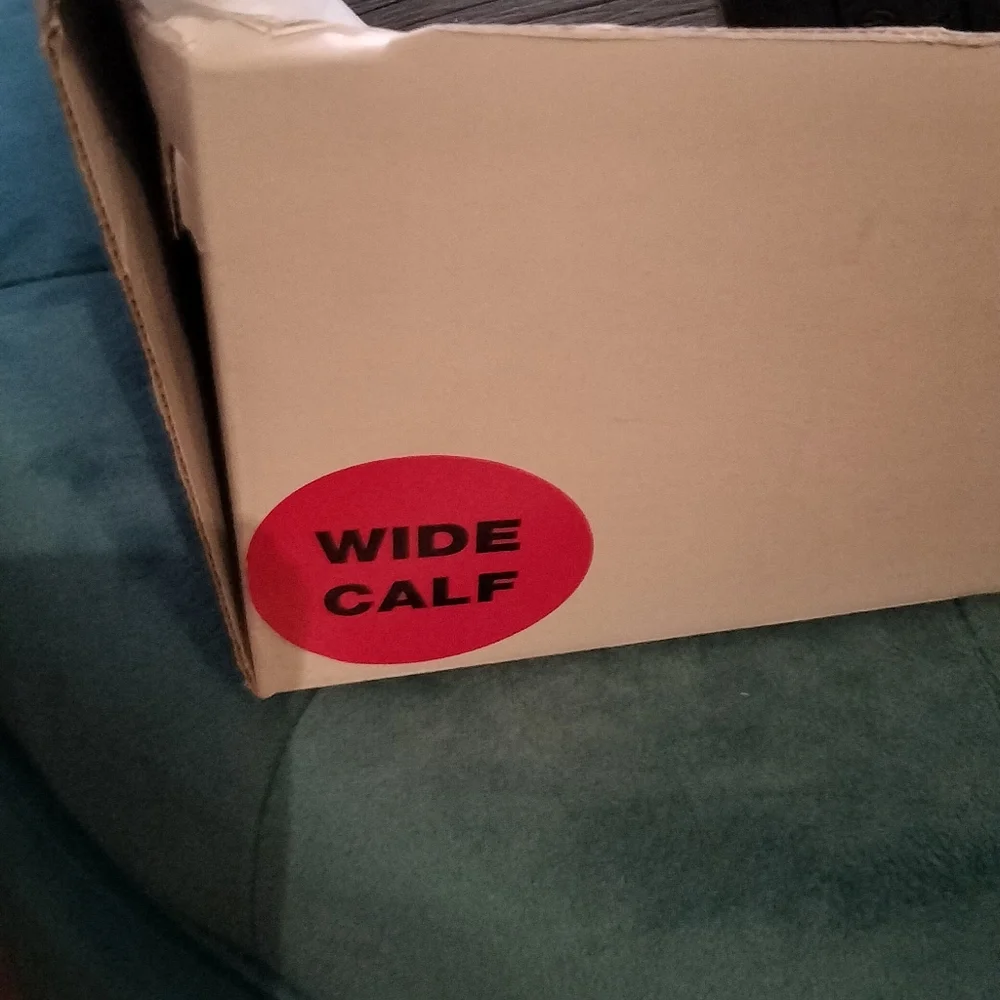 Women's Wide-Calf Boots - Picture 8 of 8